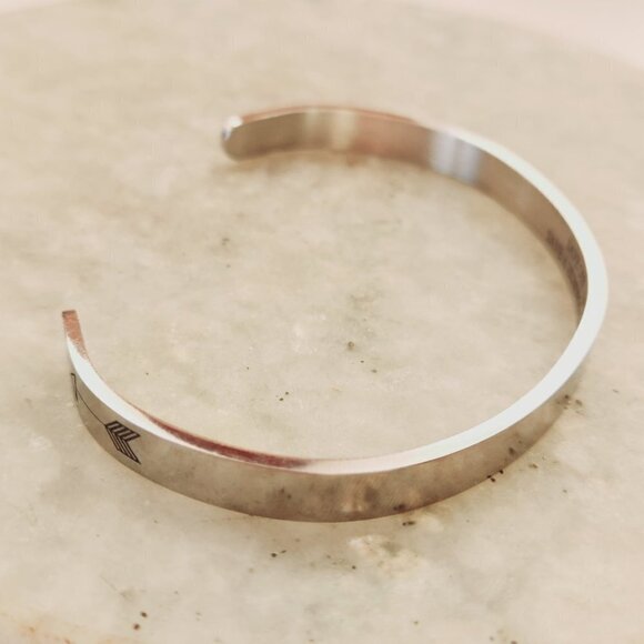 Mint & Lily Nurse Save Lives Silver Tone Minimalist Simple Cuff Bracelet - Picture 5 of 9